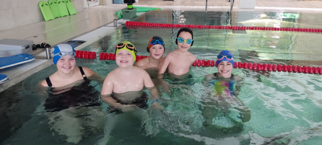 Ferie na basenie w Chełmcu - grupy popołudniowe 