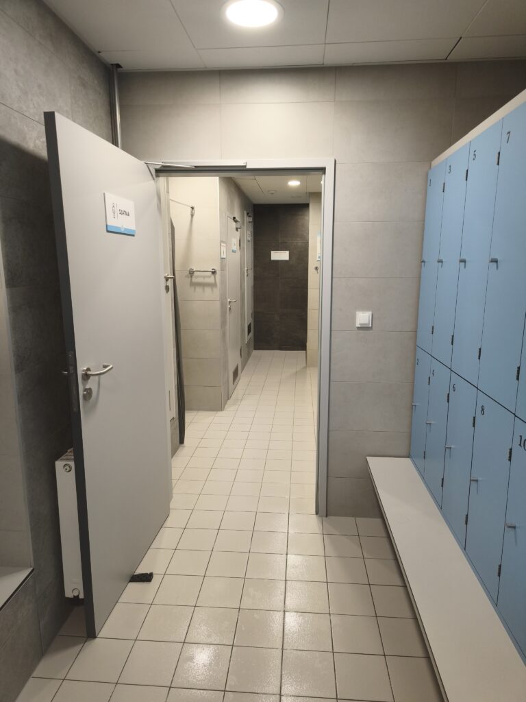 Szatnie, parking, lokalizacja w Nowym Wiśniczu